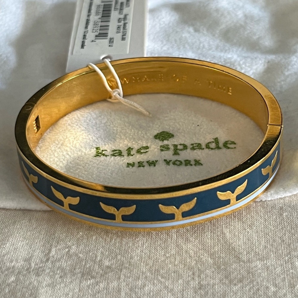 Kate Spade ♠️ NY “whale of a time” idiom hinged bracelet